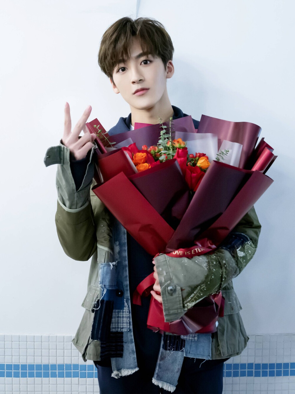 完美的他何洛洛代露娃