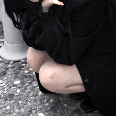  * 本来想写一段很长的话 想告诉你 你对我来说很重要 后来我写了又改 最后才发现 我想表达的就是留在我身边