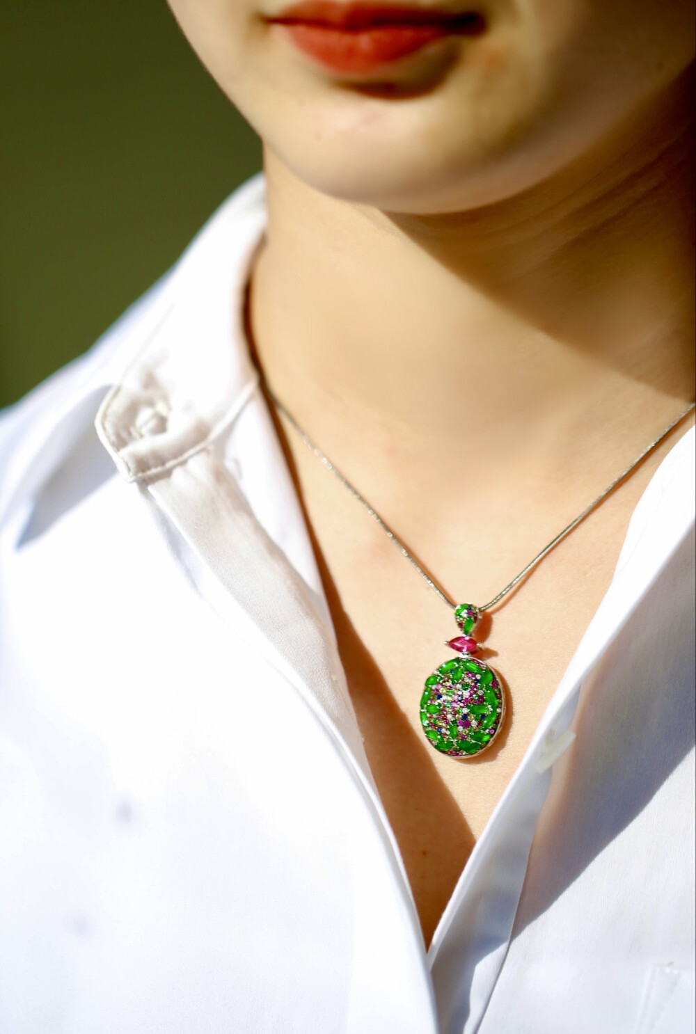 珠宝、设计感 翡翠 风格