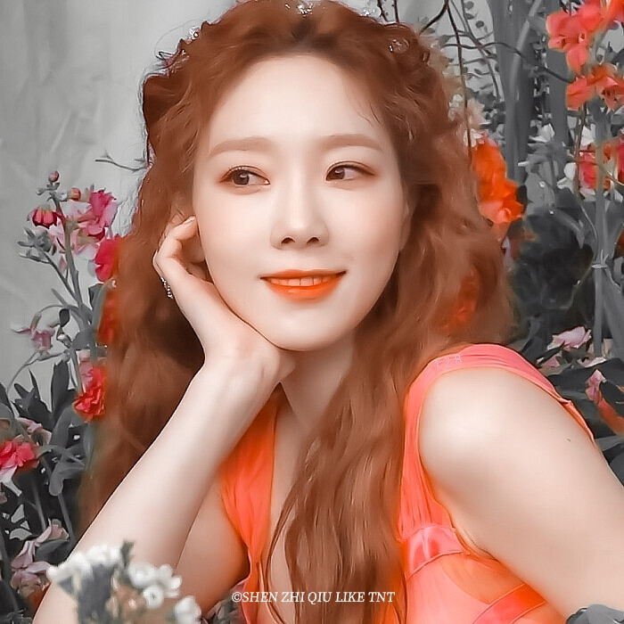 想不出什么文案 但你最好给我点赞|金泰妍.
cr.江纪然