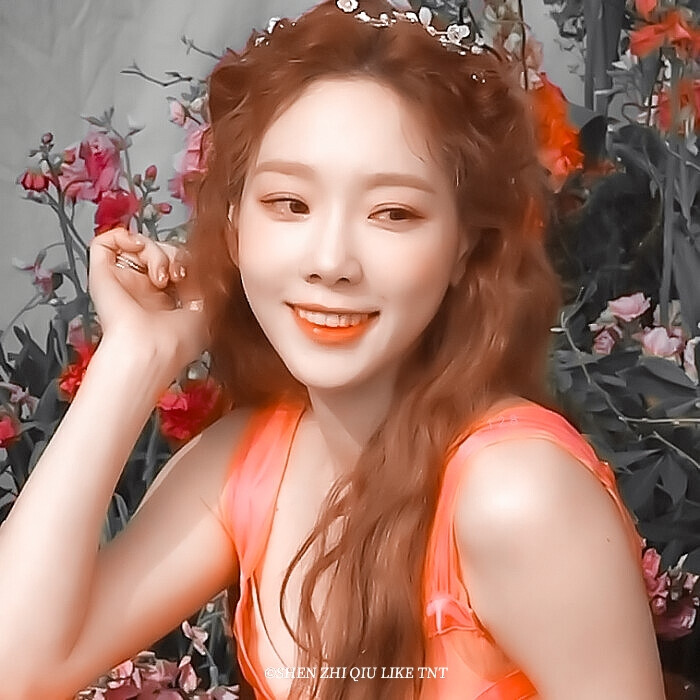 想不出什么文案 但你最好给我点赞|金泰妍.
cr.江纪然