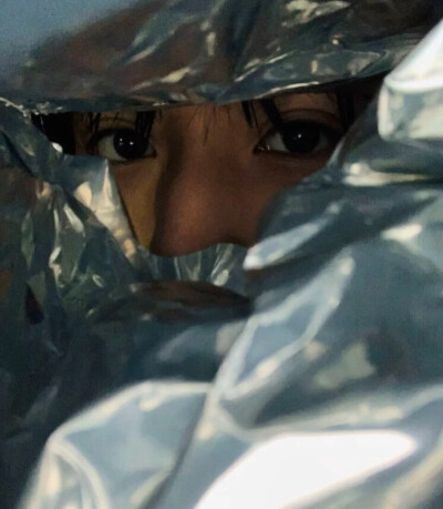 冬藏万物，神明未醒，总有重逢是人间赠与，陌上花开，可缓缓归矣。严浩翔