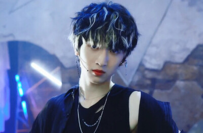 我爱你，如鲸向海，鸟投林，不可避免，退无可退。严浩翔