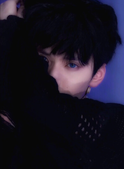 我爱你，如鲸向海，鸟投林，不可避免，退无可退。严浩翔