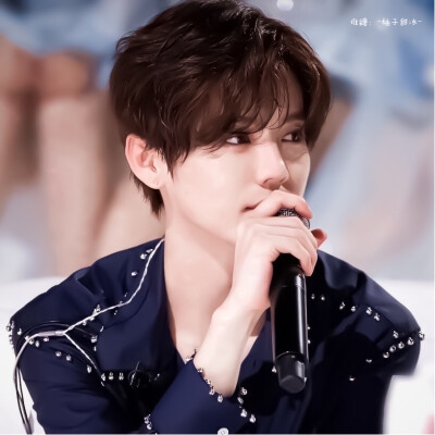 鹿晗头像。