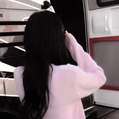 
"学姐好"
原截:向浣月