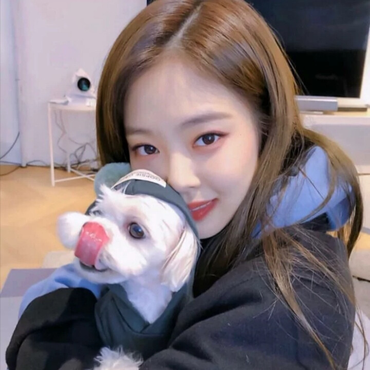 JENNIE