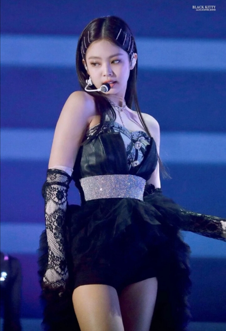 JENNIE