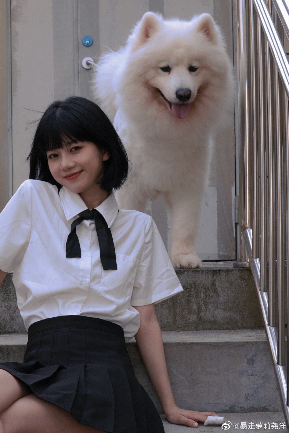 dy暴走萝莉尧洋 沙雕又神仙的女子