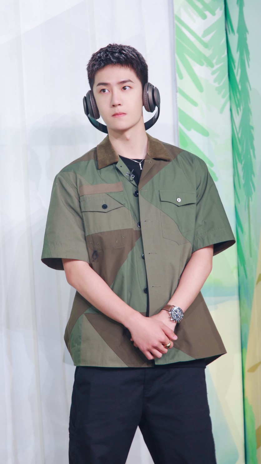 王一博
天天向上