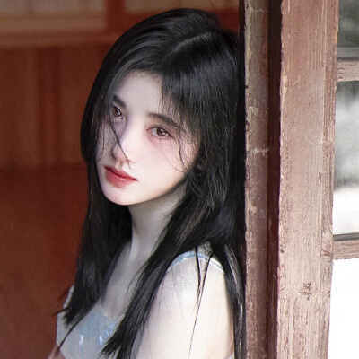 ＊ 鞠婧祎
初 戀 女 友 ［桃 至