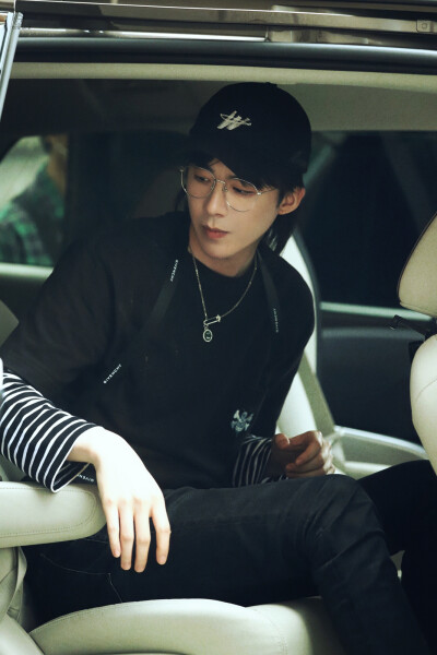 刘宇宁 鲜厨100第二季录制饭拍20210519
cr. 刘宇宁·s刘家菇凉