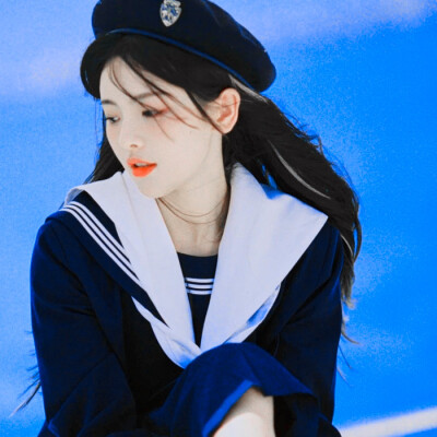 杨超越
近海狂笑
