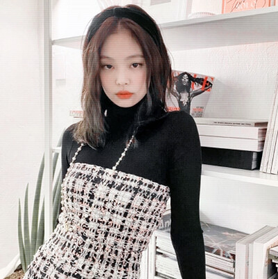 blackpink Jennie
简介.
（若有标注未标明肯请提醒.）