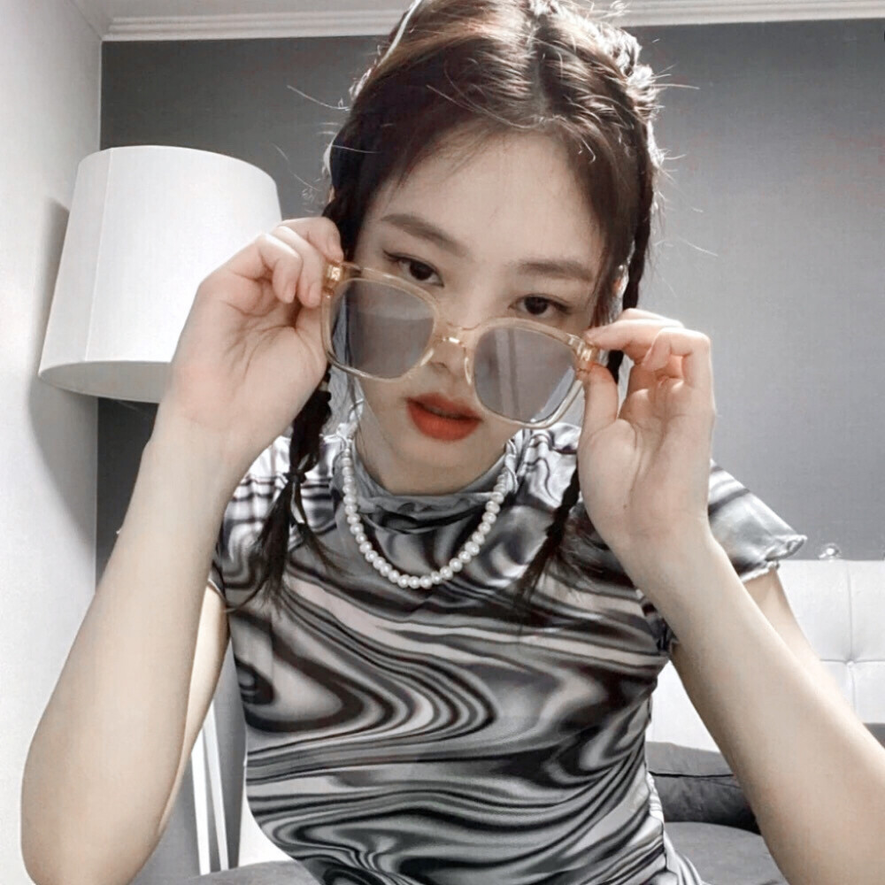 blackpink Jennie
简介.
（若有标注未标明肯请提醒.）