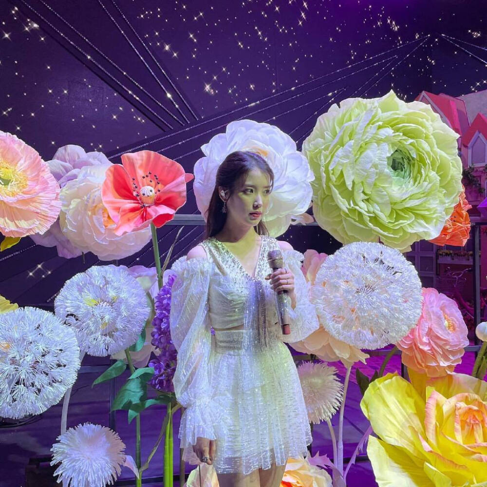 IU 李知恩 ins. dlwlrma