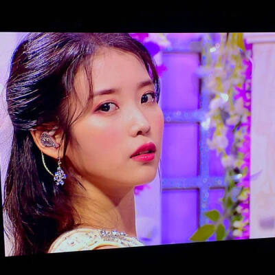 IU 李知恩 ins. dlwlrma