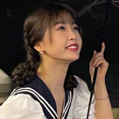 虞书欣可二改 收藏专辑不注
这组太太太绝了叭!!!(专辑里还有一组同类型的)