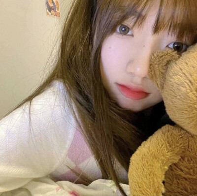 “我看见大家都在网上骂她，所以我也觉得她有点讨厌了，后来她走了，我才有一丝歉意，她没伤害过我，我也不知道为什么当时那么讨厌她”