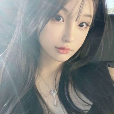 “我看见大家都在网上骂她，所以我也觉得她有点讨厌了，后来她走了，我才有一丝歉意，她没伤害过我，我也不知道为什么当时那么讨厌她”