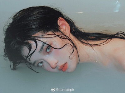 眼里一片海 我却不肯蓝 ​​​
cr:auntsteph