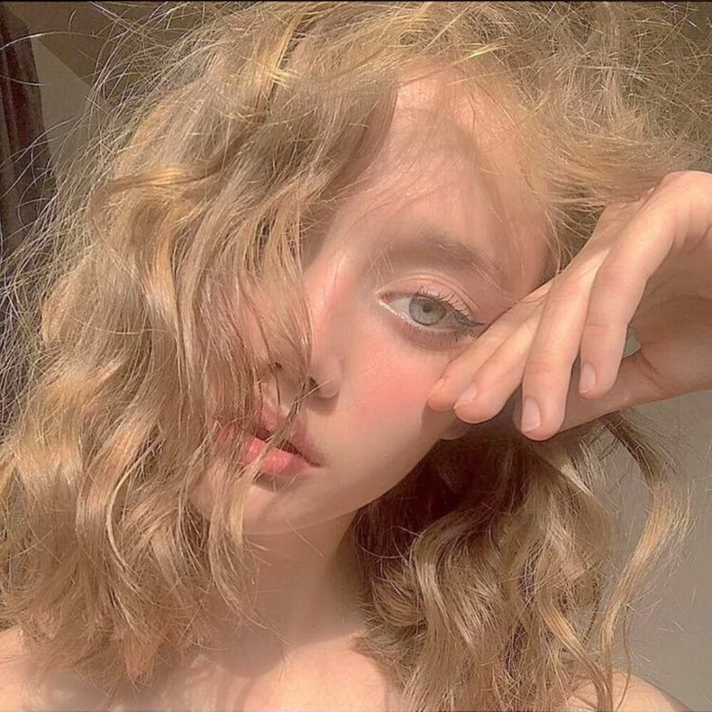 欧美女头高清原图无水印