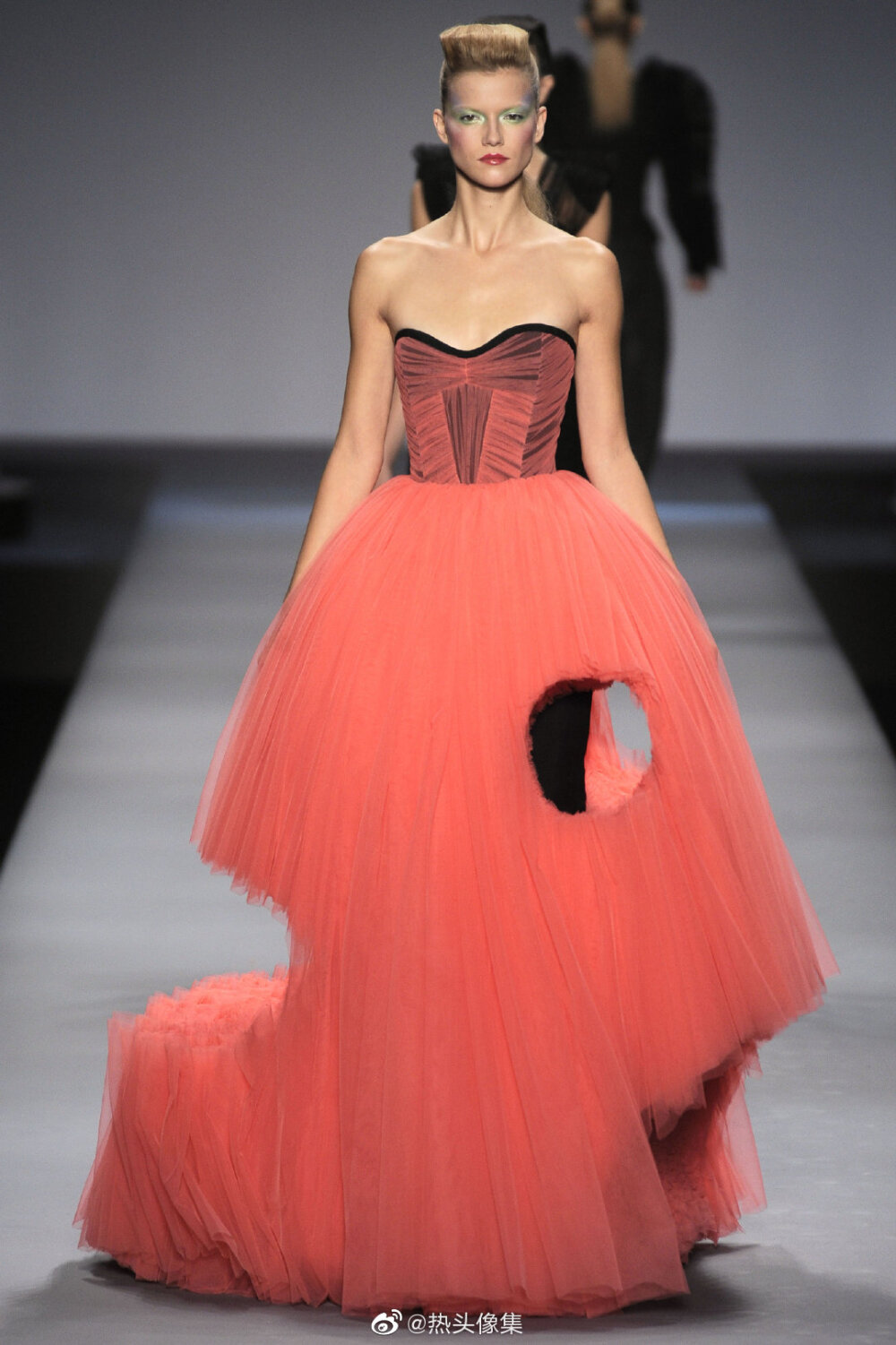 Viktor & Rolf Paris Spring 2010 ​​​