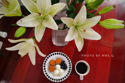 2021.5.27早餐⛅
甘薯+水煮蛋白+蓝莓+美式咖啡☕
PS:别让过去悄悄偷走了你の当下~