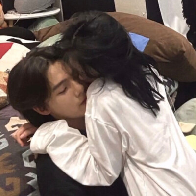 情侣头像[晚遇]
“喜欢天空的人应该都很温柔吧.”