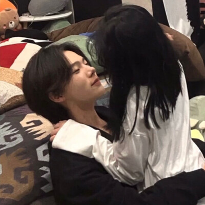 情侣头像[晚遇]
“喜欢天空的人应该都很温柔吧.”