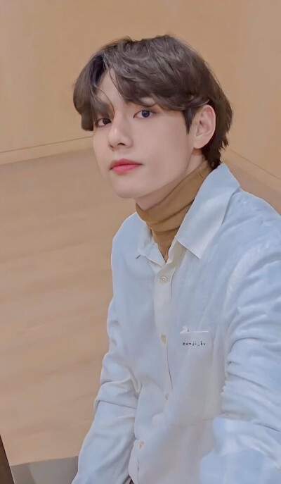 金泰亨 头像 壁纸 女友视角 ，网络原图，未二改，侵删