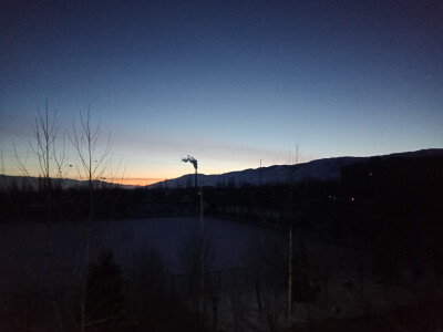 蓝天，白云，染红天际的落日，都诉说着对你的想念。