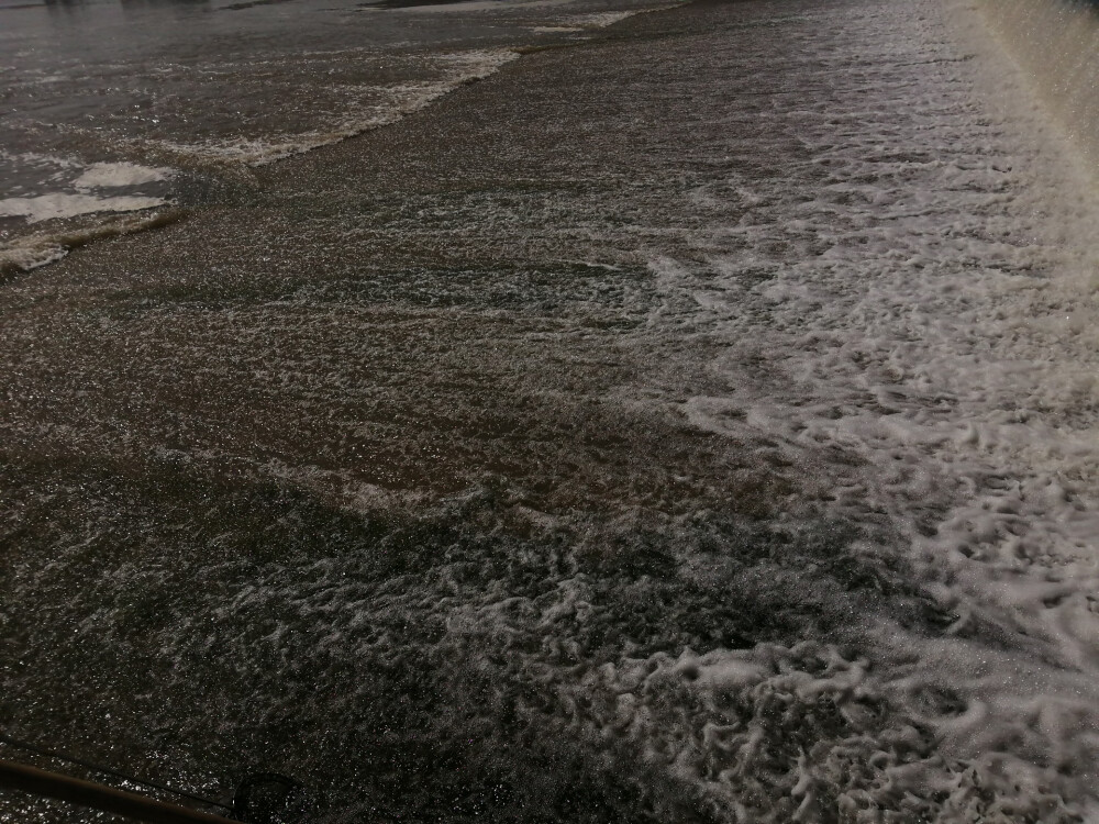 ·神明总是在糜乱之时出现 光耀之时隐退。