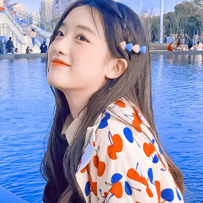 ▼胡馨尹.
ᐛ热爱105℃的她.
二传标注南来.