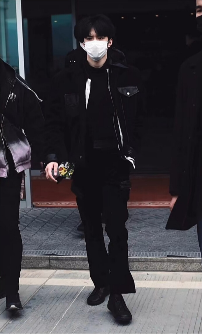 刘耀文 壁纸 图片 头像 撕漫男