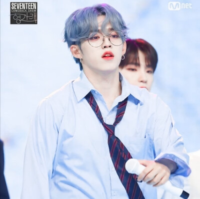 *崔胜澈 “牺牲了青春和学生时代换来的是梦想和弟弟们”
——崔胜澈 ​
