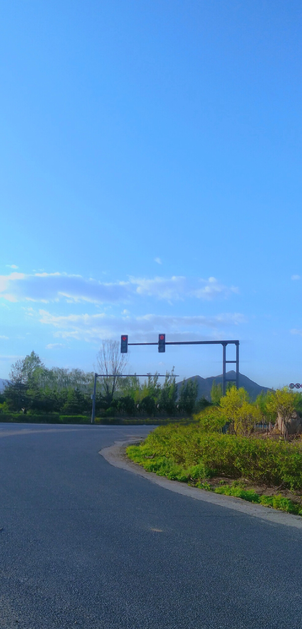 带上好心情
去旅游吧~