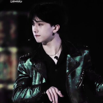 “爱，这个东西，在我这里可不起作用哦，省点心吧。”
原截：©uranus5202.
（看评论看评论）