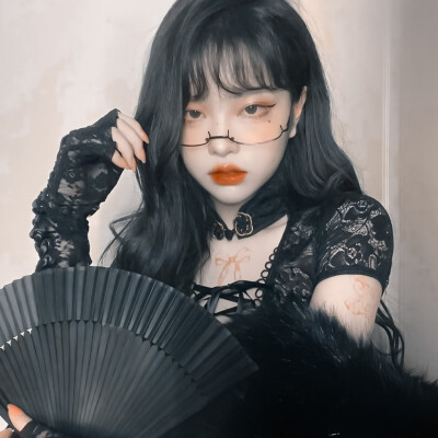 · 永 遠 熱 戀 ·
程昕女头
