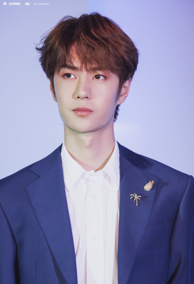 190530 兰芝晚宴 @UNIQ-王一博 cr:logo