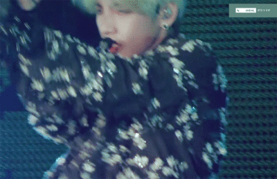 金泰亨GIF