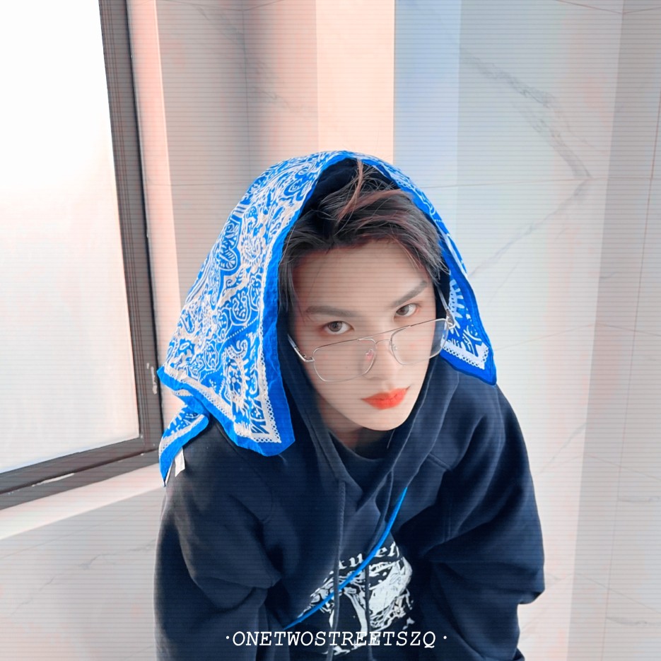 黄明昊¹