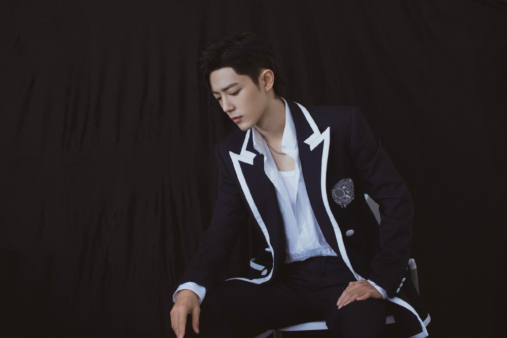 赞(๑• . •๑)