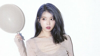 iu 李知恩