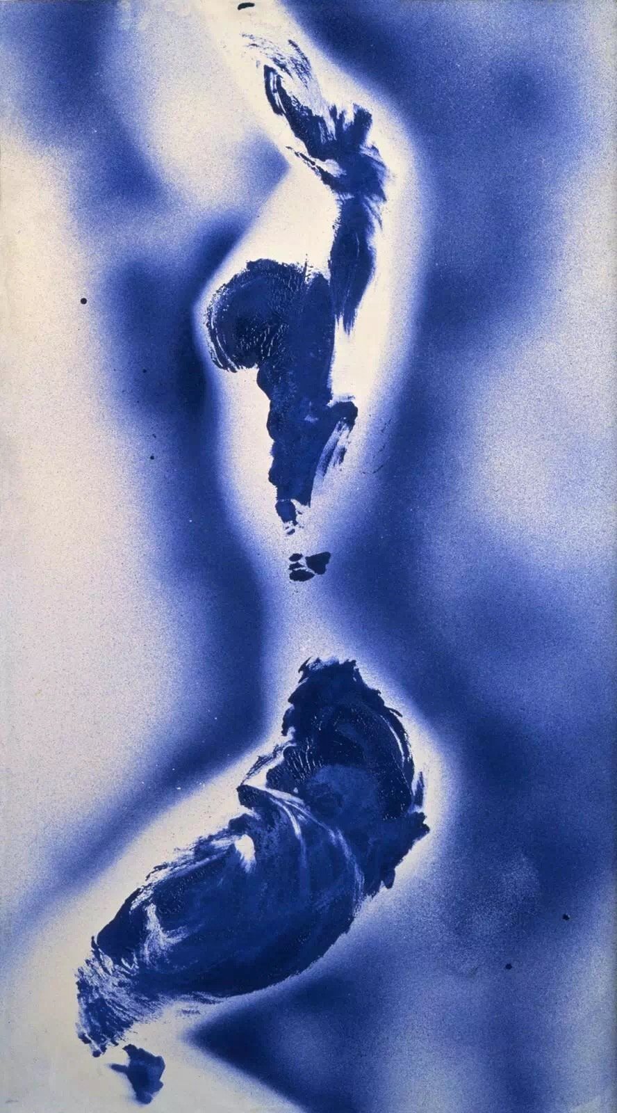 我只要这点蓝不需要它添上莫奈的灰因为克莱因蓝是极致的