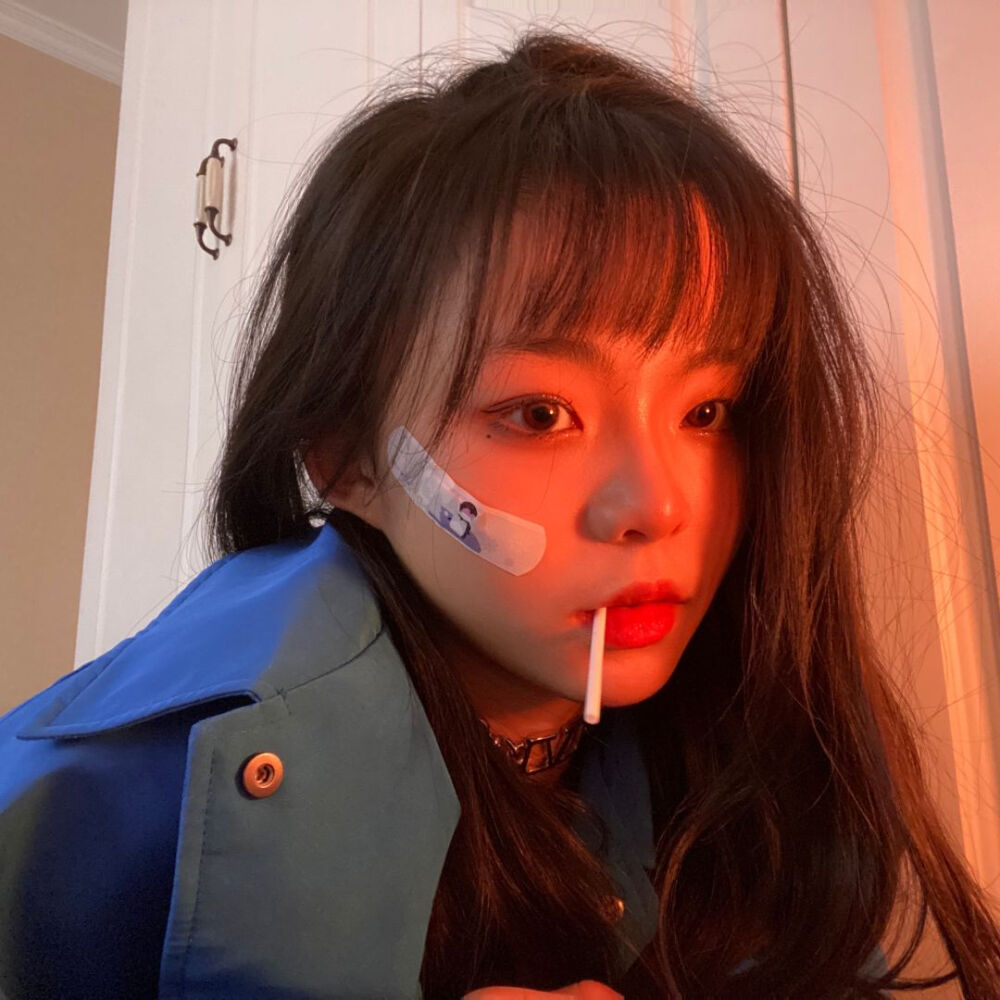 我想找个徒弟，教他PS，剪辑，摄影后期，平面设计你感兴趣么，交个朋友呀