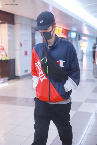 190603 珠海-长沙 @UNIQ-王一博 cr:logo