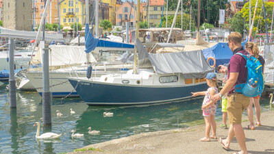 色彩浓烈而鲜艳的夏季
in Lindau
©️·云上士多