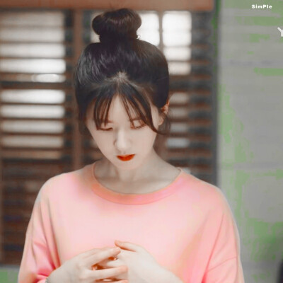 赵露思
dt缤纷兔耳帽