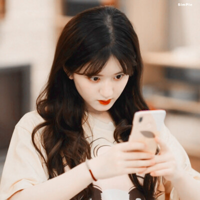 赵露思
dt缤纷兔耳帽